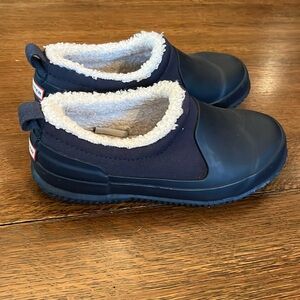 Like new Boys lined low hunter rain boots. Size UK 13 or 1.5